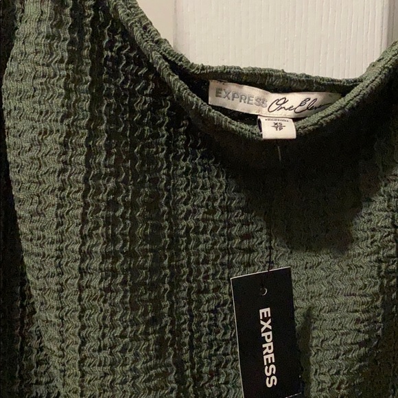 Express Top - Picture 2 of 4